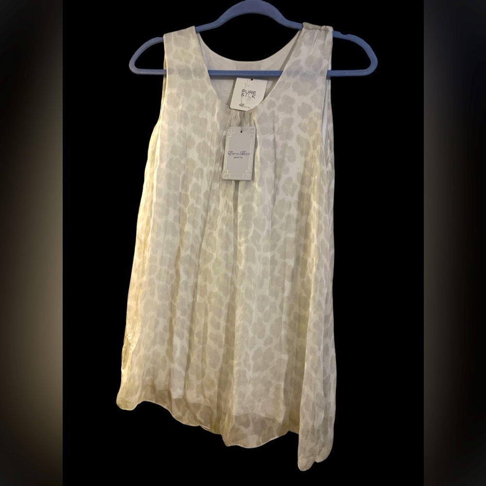 WHITE SILK TOP. NWT
